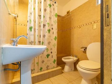 VENTA PH TIPO CASA 5 AMB. COCHERA.PARQUE SAAVEDRA