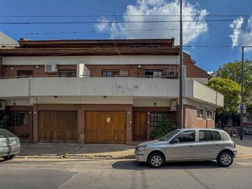 VENTA PH TIPO CASA 5 AMB. COCHERA.PARQUE SAAVEDRA