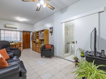 VENTA PH TIPO CASA 5 AMB. COCHERA.PARQUE SAAVEDRA