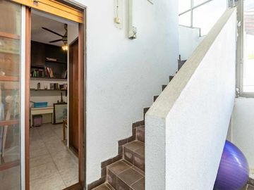 VENTA PH TIPO CASA 5 AMB. COCHERA.PARQUE SAAVEDRA