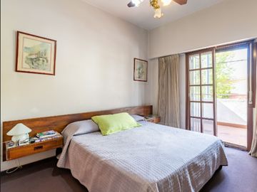 VENTA PH TIPO CASA 5 AMB. COCHERA.PARQUE SAAVEDRA