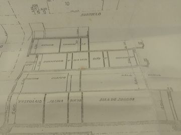 Casa 500 m² con jardín, pileta y cochera doble