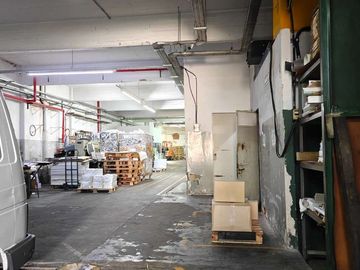 VENTA Depósito/ Galpón en Mataderos + 1300m2 cub