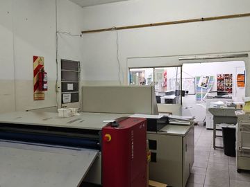 VENTA Depósito/ Galpón en Mataderos + 1300m2 cub
