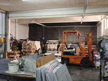 VENTA Depósito/ Galpón en Mataderos + 1300m2 cub