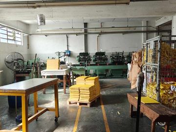 VENTA Depósito/ Galpón en Mataderos + 1300m2 cub