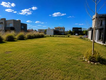 LOTE INTERNO EN VENTA EN LAGOS DE CANNING
