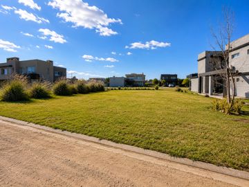 LOTE INTERNO EN VENTA EN LAGOS DE CANNING