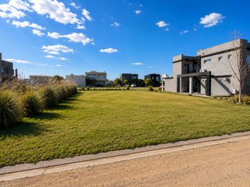LOTE INTERNO EN VENTA EN LAGOS DE CANNING