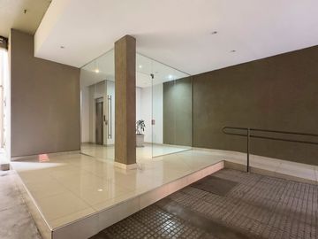 VENTA MONOAMBIENTE CON BALCON EN BALVANERA
