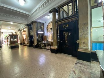 VENTA OFICINA EDIF PJE ROVERANO 47,23 m2 LUMINOSO