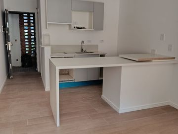 LOFT CON PATIO EN PICHINCHA APTO PROFESIONAL