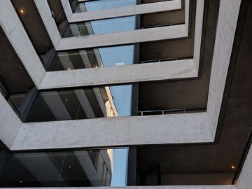 LOFT CON PATIO EN PICHINCHA APTO PROFESIONAL