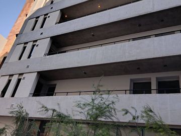 LOFT CON PATIO EN PICHINCHA APTO PROFESIONAL