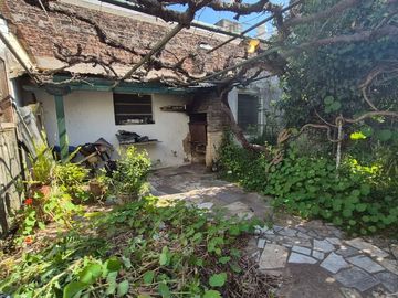 Galpón + Casa Oportunidad de Inversión Lote 559 m2