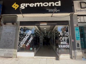 Venta local en Liniers Av.Rivadavia 2 plantas
