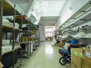 Venta local en Liniers Av.Rivadavia 2 plantas