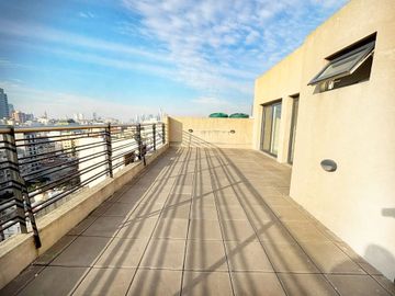 ALQUILER MONOAMBIENTE CON COCHERA. FULL AMENITIES