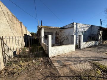 Casa en Almirante Brown 1541