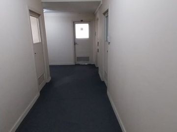 VENTA OFICINA AMOBLADA - MICROCENTRO - OPORTUNIDAD