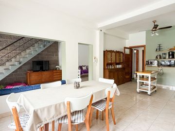 CASA 5 AMBIENTES BOULOGNE PILETA - PERMUTA