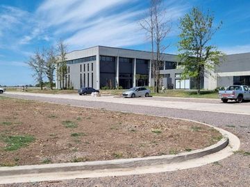 VENTA LOTE 712 M2 SAINT THOMAS CHICO FINANCIADO