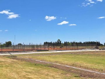 VENTA LOTE 712 M2 SAINT THOMAS CHICO FINANCIADO