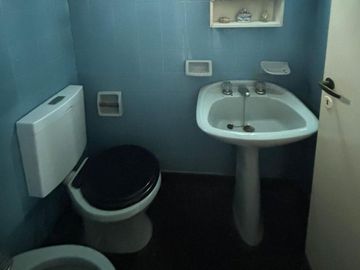 VENTA CASA 4 AMB CON JARDIN,  QUINCHO Y COCHERAS