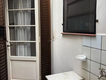 VENTA CASA 4 AMB CON JARDIN,  QUINCHO Y COCHERAS