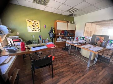 GALPON EN VENTA CON OFICINAS EN AVELLANEDA