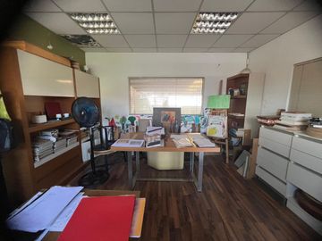 GALPON EN VENTA CON OFICINAS EN AVELLANEDA