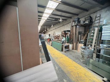 GALPON EN VENTA CON OFICINAS EN AVELLANEDA