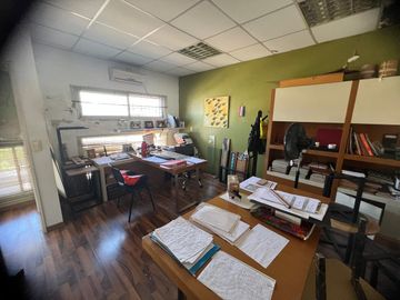 GALPON EN VENTA CON OFICINAS EN AVELLANEDA