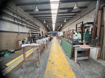 GALPON EN VENTA CON OFICINAS EN AVELLANEDA