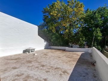 VENTA CASA 2 DORMITORIOS FISHERTON A RECICLAR