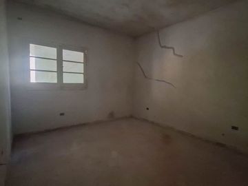 VENTA CASA 2 DORMITORIOS FISHERTON A RECICLAR