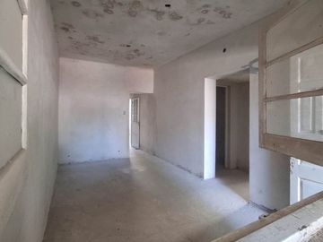 VENTA CASA 2 DORMITORIOS FISHERTON A RECICLAR