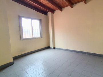 CASA EN VENTA VILLA SOLDATI CAPITAL 5 AMBIENTES
