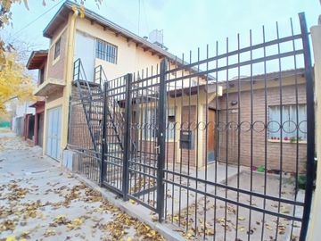 Venta Casa mas Departamento en Guaymallén