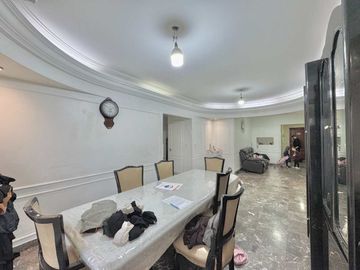 DEPTO 4 AMB EN VENTA CON DEPEND ILUMINADO AL FRENT