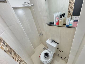 DEPTO 4 AMB EN VENTA CON DEPEND ILUMINADO AL FRENT