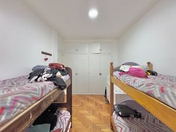 DEPTO 4 AMB EN VENTA CON DEPEND ILUMINADO AL FRENT