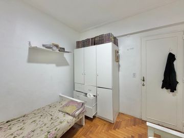 DEPTO 4 AMB EN VENTA CON DEPEND ILUMINADO AL FRENT