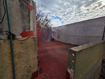 LOTE CON 5 DPTOS Y FONDO LIBRE.IDEAL INVERSOR