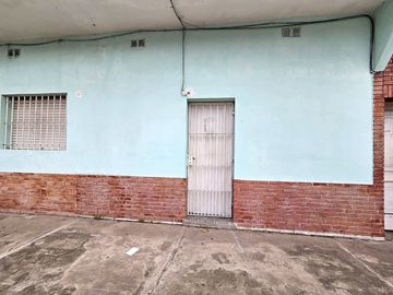 LOTE CON 5 DPTOS Y FONDO LIBRE.IDEAL INVERSOR