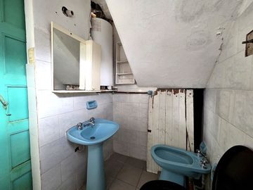 LOTE CON 5 DPTOS Y FONDO LIBRE.IDEAL INVERSOR