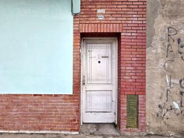 LOTE CON 5 DPTOS Y FONDO LIBRE.IDEAL INVERSOR
