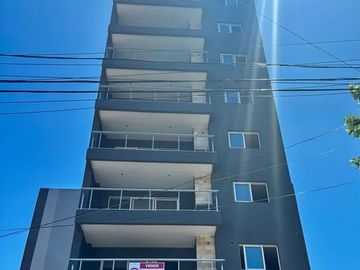VENTA PISO DE CATEGORIA 4 AMB C/COCHERA LANUSITA