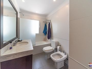 Venta casa 6 ambientes barrio Privado La Celina