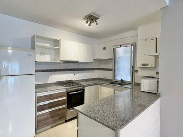 VENTA DEPARTAMENTO 3 AMBIENTES CON COCHERA ITUZAIN